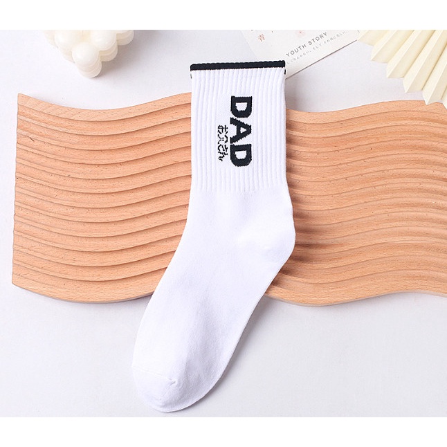 Vớ Tất cổ cao Nam Nữ hình mặt cười phong cách thể thao, năng động.