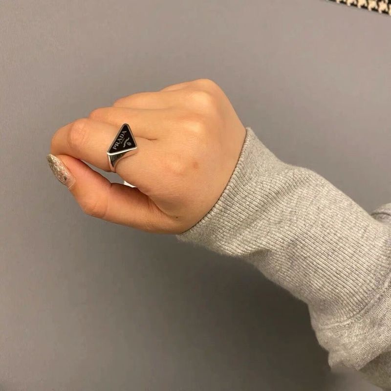 Nhẫn Đeo Tay Kim Loại Hình Tam Giác Thời Trang Âu Mỹ Cho Nữ