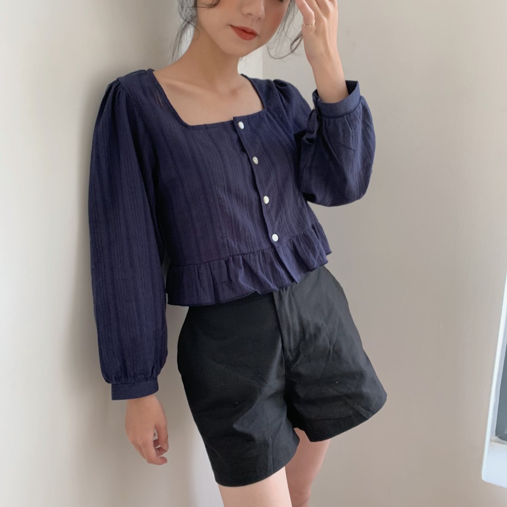 Áo kiểu cổ vuông vài đũi thêu cúc trai TKA207 LOLLIE STUDIO