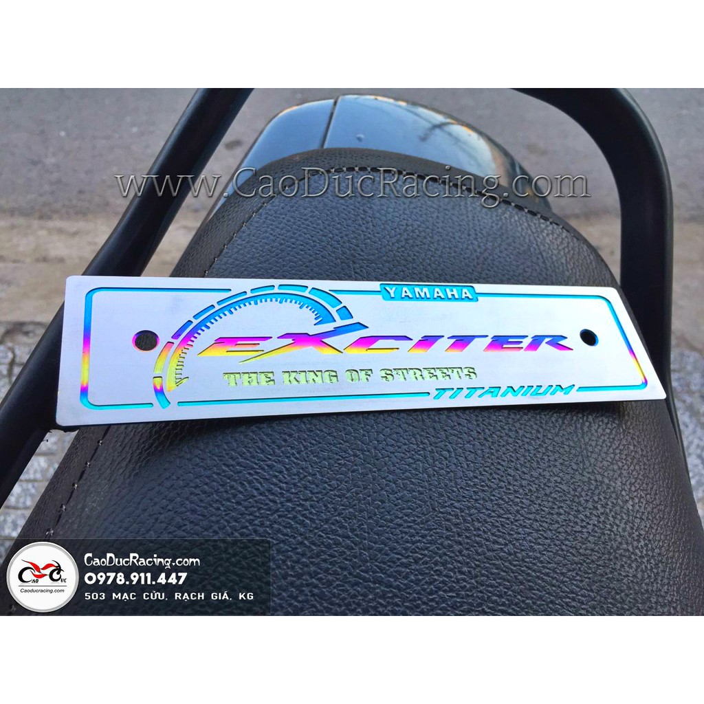 Bảng tên Titanium EXCITER - Chữ Exciter 150 điện phân 7 sắc - Bảng số trước titan