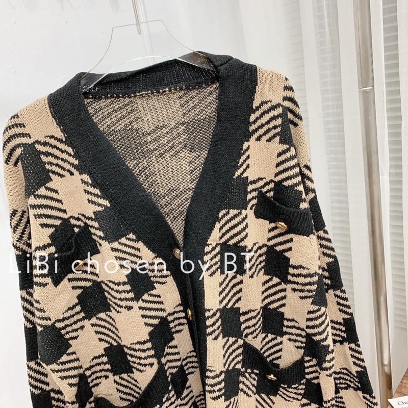Áo cadigan kẻ sang chảnh. Màu siu tây