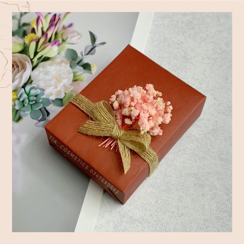 Giấy gói quà - Giấy báo