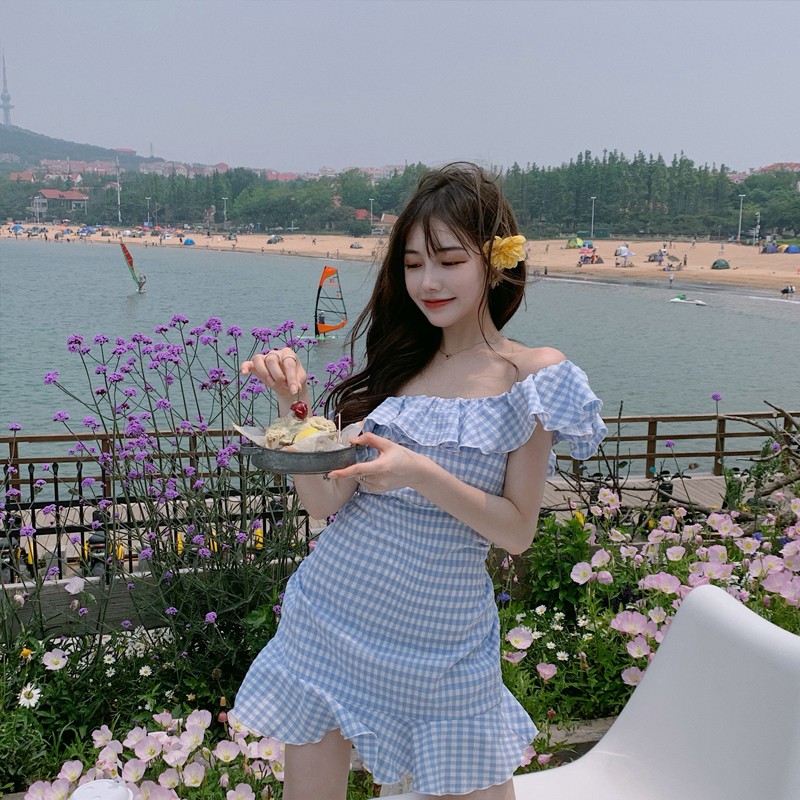 [Mã SKAMSALEP6 giảm 10% tối đa 100K đơn 150K] Váy kẻ hở vai bèo nhún - V004 | BigBuy360 - bigbuy360.vn