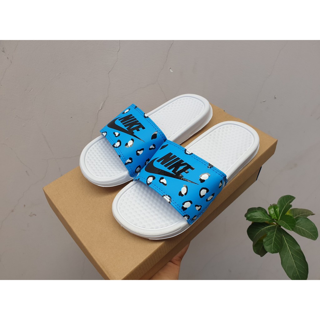 dép quai ngang đốm xanh tặng kèm hộp