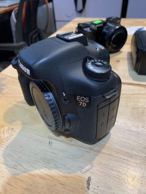 Máy ảnh canon 7D  đẹp