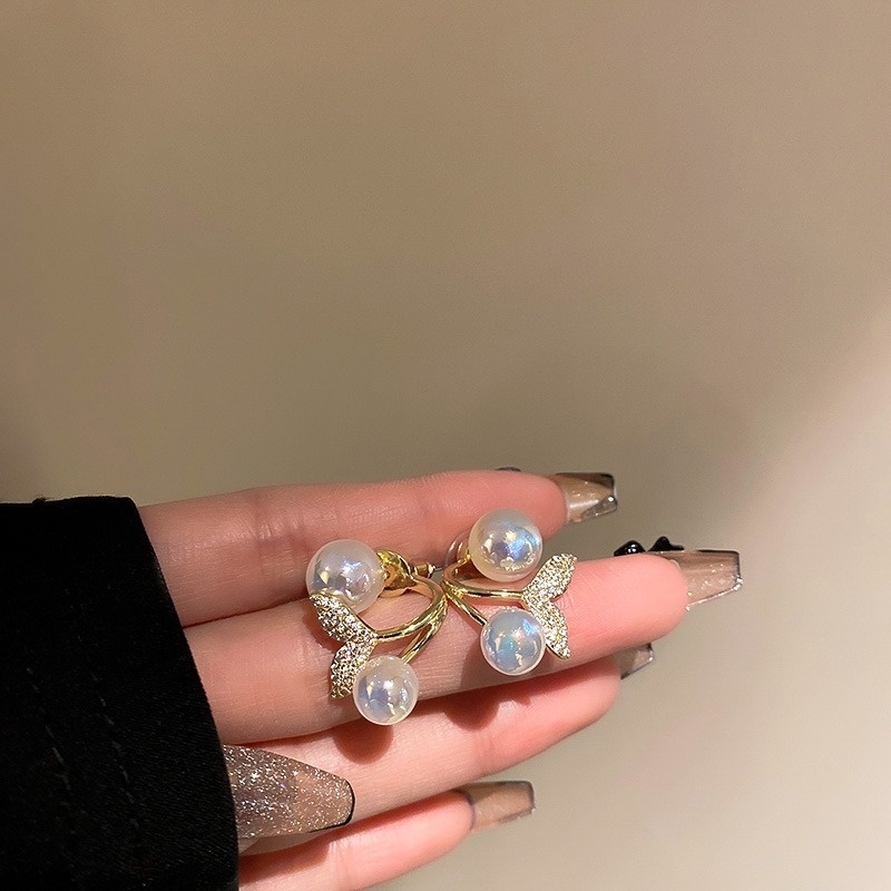 1 Đôi Bông Tai Hình Đuôi Cá Đính Đá Thời Trang Dành Cho Nữ