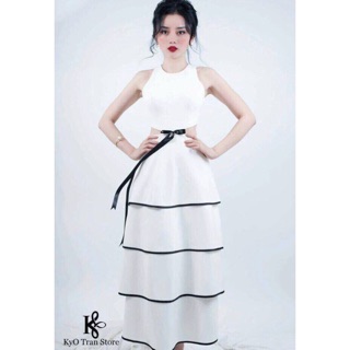 Đầm trắng 4 tầng khoét eo