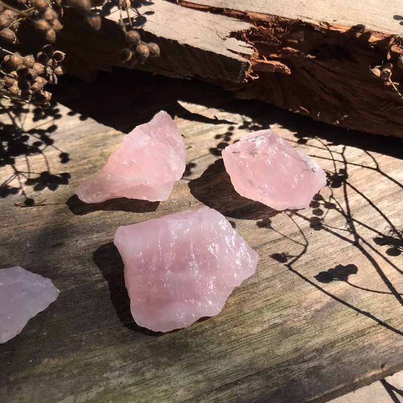 Thach anh - Rosequartz thô sưu tầm, thanh tẩy bài Tarot