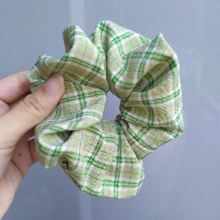 Cột tóc Caro