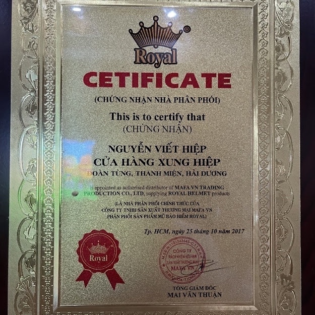 Mũ bảo hiểm Full face Royal M138 đen bóng, chính hãng bảo hành 12 tháng