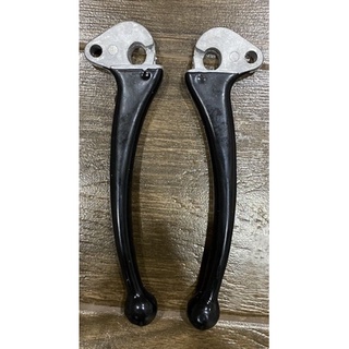 cặp tay thắng xe vespa cổ