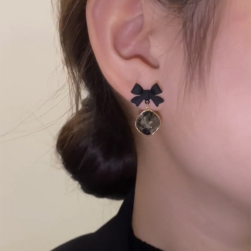 Khuyên Tai Cao Cấp Đính Nơ Đỏ Phong Cách Thời Trang 2022 Dành Cho Nữ