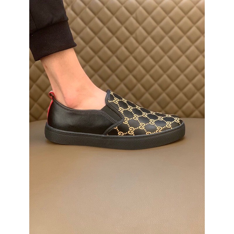 Giày thời trang nam da thật cao cấp GUCCI hợp thời trang, thiết kế thêu chữ GC cực tỉ mỉ.