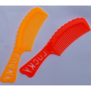 01 cây lược chải tóc THÁI ( nhiều màu) mẫu mã Thời Trang