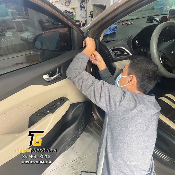 Bộ gập gương lên xuống kính tự động xe Hyundai Accent 2018-2021 - cắm jack zin, chích 2 dây tín hiệu