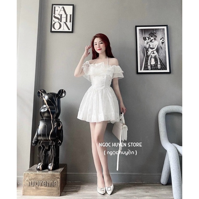 ĐẦM HOA TRẮNG RỚT VAI BÈO TẦNG