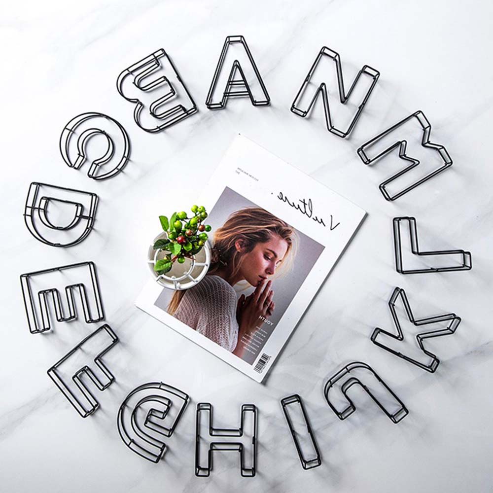 1 Chữ Cái Tiếng Anh Màu Đen Bằng Sắt Dùng Để Trang Trí Nhà Cửa