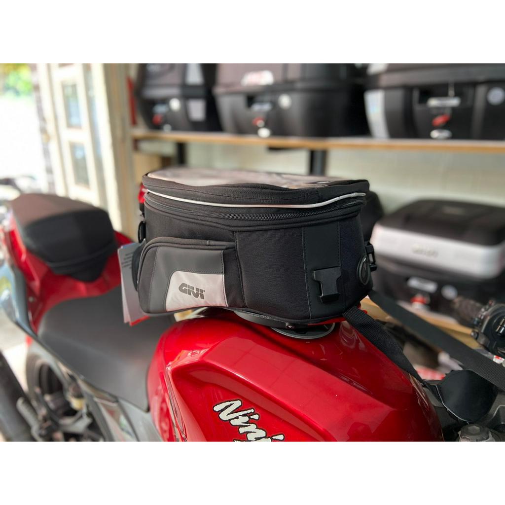 Túi Bình Xăng Givi Xs320 Tanklock -15 Lit