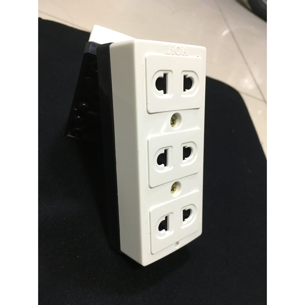 Ổ cắm điện LIOA lắp nổi 2 ổ - 3 ổ có đèn báo và có nắp che an toàn (CHÍNH HÃNG)