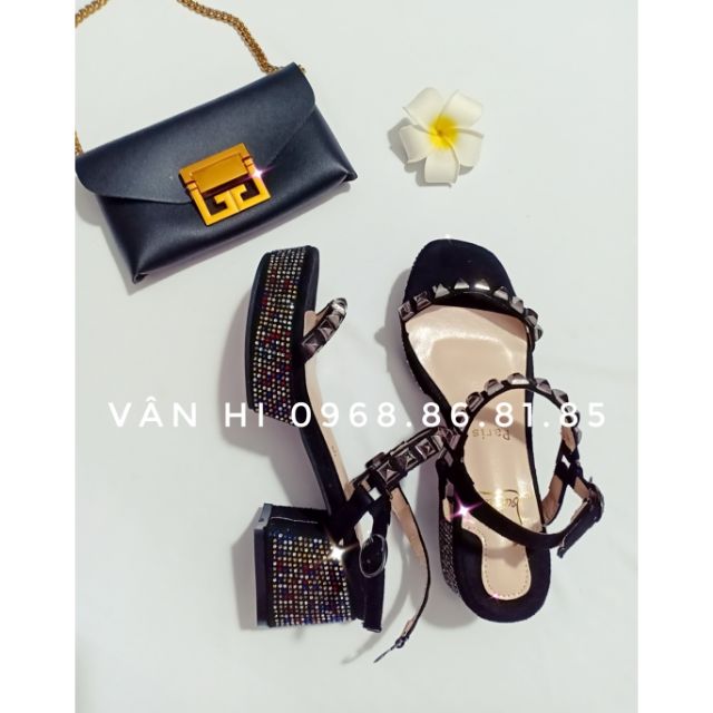 Sandal Louboutin đính đá nhỏ (Hình chính chủ)