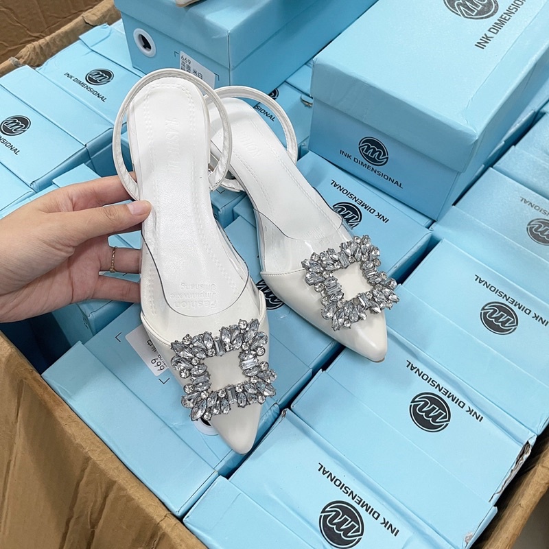 669# Giày đính đá vuông Trắng Kem