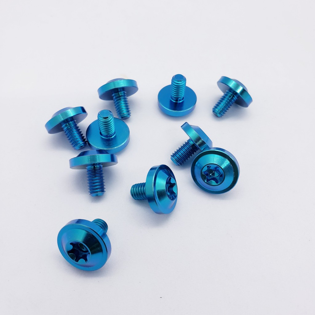 ốc titan gr5 6li1 xanh lục bảo gắn nón sơn, hộp catter, che sên cao cấp (giá 1 ốc)