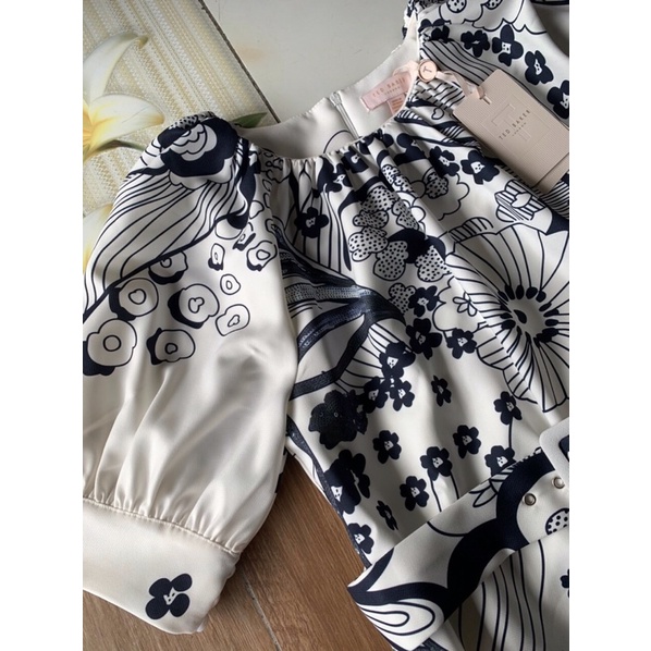 Đầm Ted baker  hoa văn rất đẹp 🍀🍀🍀