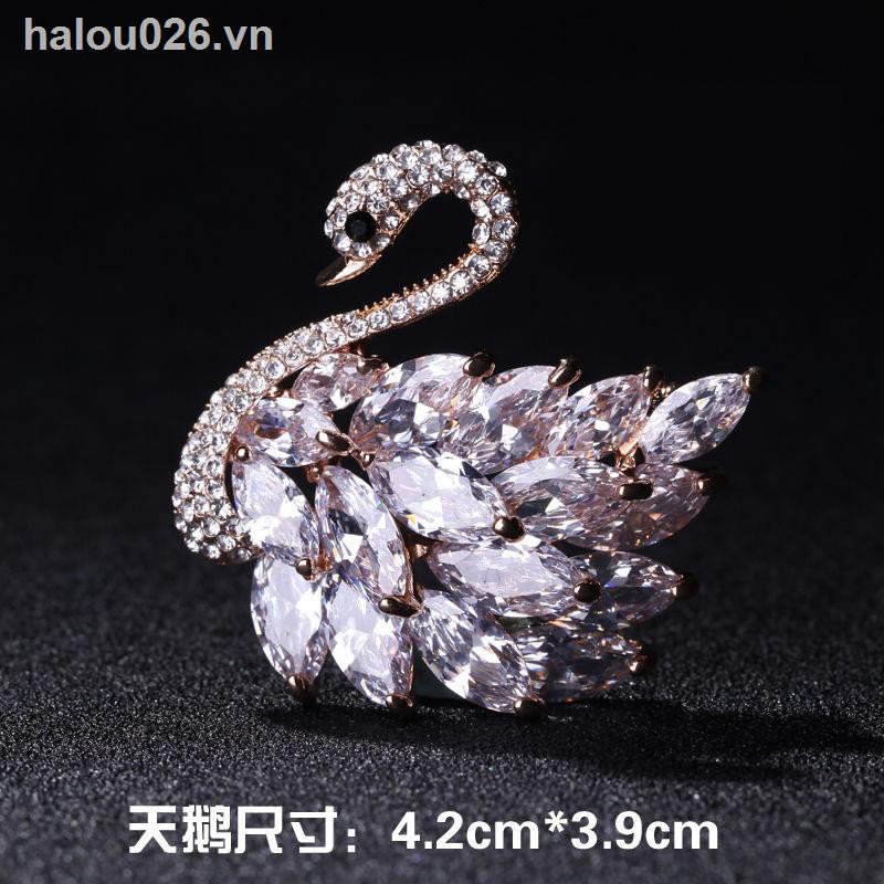 ✿Ready stock✿  Swan brooch female new zircon crystal pin, atmospheric luxury full of zirconium suit accessories, silk pin buckle