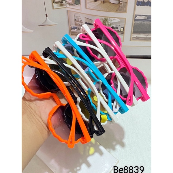 Kính mát mat em bé chống UV400, thiết kế mắt tròn dễ đeo, màu sắc thời trang