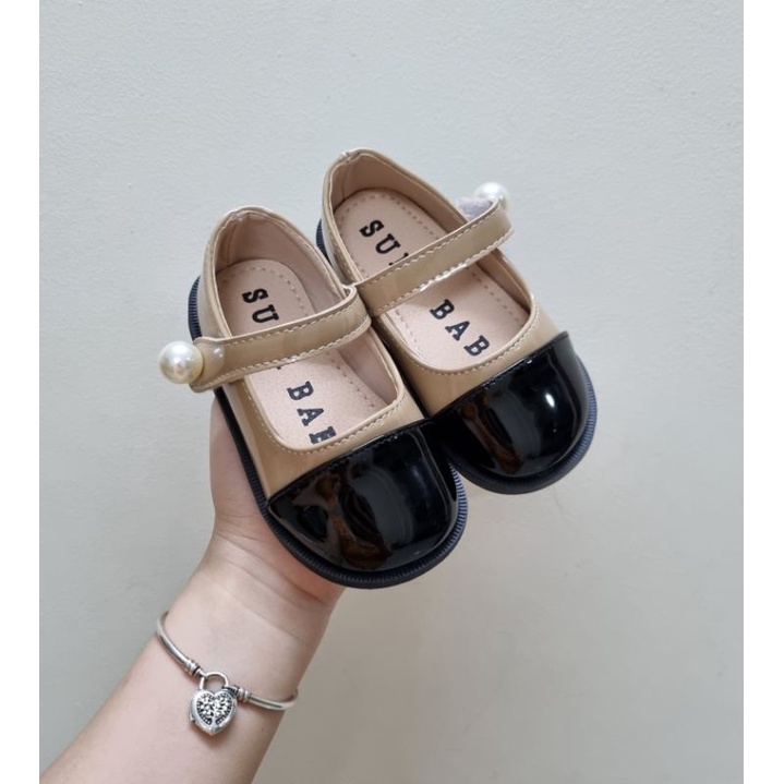 Giày búp bê da bóng dáng VINTAGE cho bé phong cách Hàn Quốc