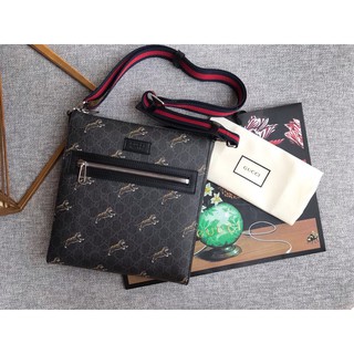 Túi đeo chéo thời trang phong cách lôi cuốn gucci GC