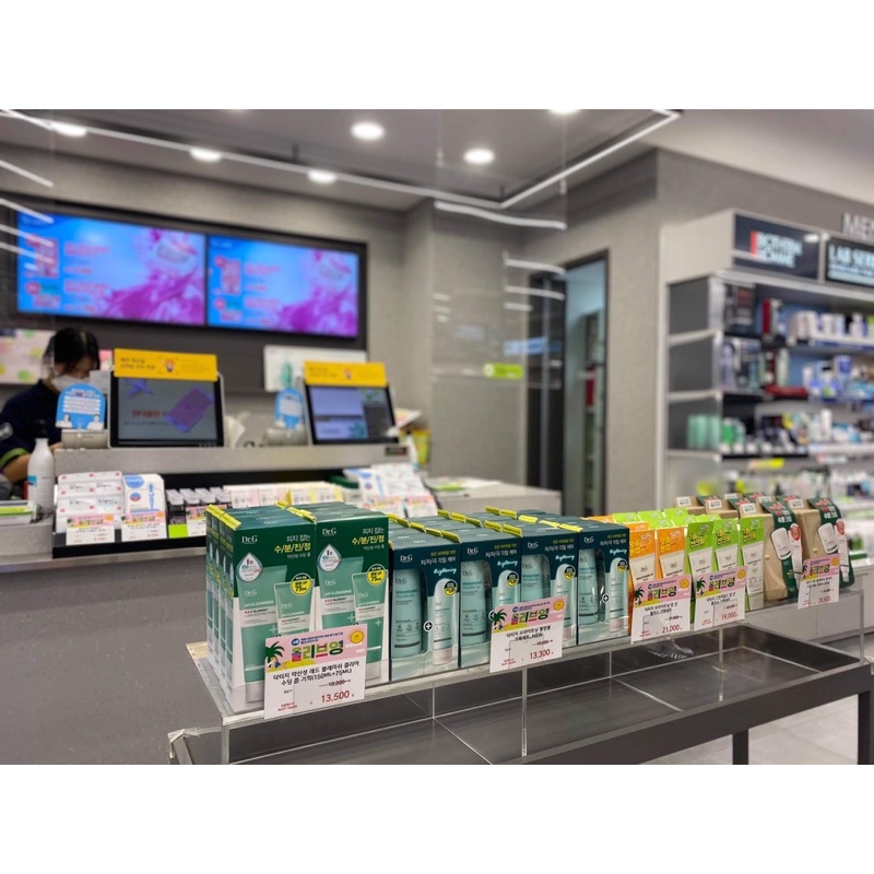 Kem chống nắng Dr g lâu trôi làm sáng da Dr.G Brightening Up Sun SPF 50 PA+++ 50ml | BigBuy360 - bigbuy360.vn