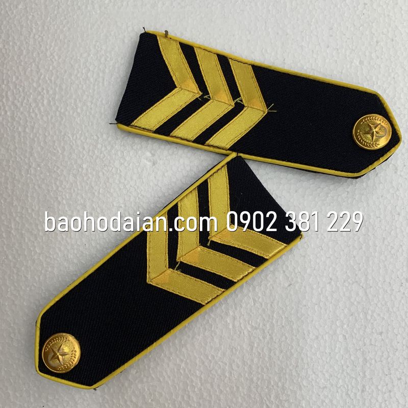 Cầu vai bảo vệ viền vàng gạch V mũi tên (1 cặp)