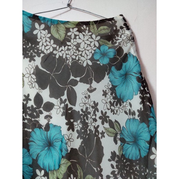 Thanh lý chân váy hoa