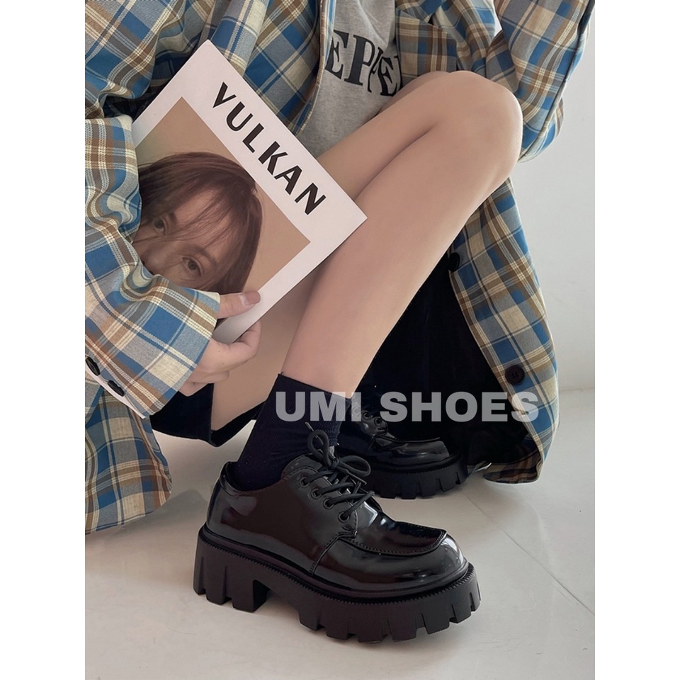 CÓ SẴN] Giày bốt ulzzang gót vuông đế bự to dày mũi vuông phong cách Nhật Bản bóng/trơn màu đen tăng chiều cao mới hot