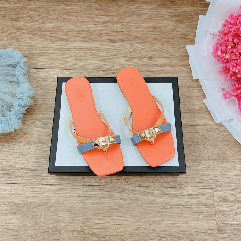 Dép xỏ ngón khoá