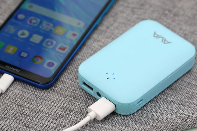 Pin sạc dự phòng AVA chính hãng dung lượng 7500 Mah bảo hành 1 năm
