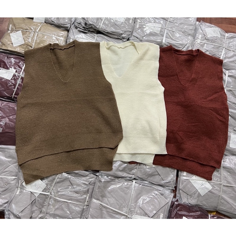 (Ảnh thật) Áo gile len dày dặn cổ V xẻ vạt the.sweaterweather TSW