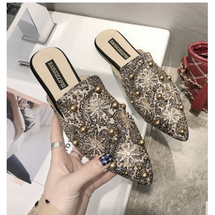 (ORDER) Giày sục nữ đính đá họa tiết sang chảnh | BigBuy360 - bigbuy360.vn