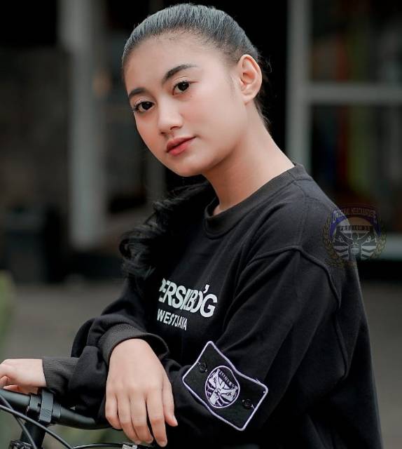 Áo Sweater Cổ Thuyền In Chữ Cá Tính Hợp Thời Trang | BigBuy360 - bigbuy360.vn