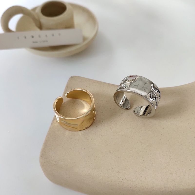 Nhẫn đeo tay kiểu dáng đơn giản thời trang