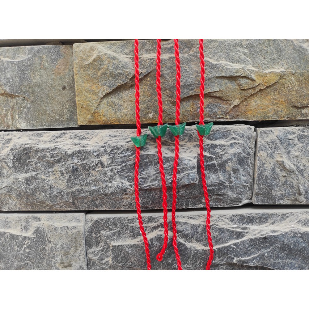Vòng Đeo Tay Chỉ Đỏ Thỏi Vàng Xanh Ngọc May Mắn