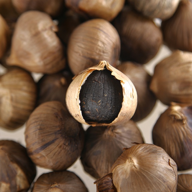 Tỏi đen cô đơn Lâm Anh  công nghệ Nhật Bản lên men 45 ngày,tặng thêm tỏi đen loại ngâm mật ong với mỗi đơn hàng bất kỳ | BigBuy360 - bigbuy360.vn