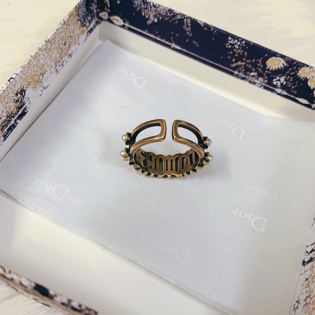 Nhẫn nữ chữ Dior kiểu retro thời trang