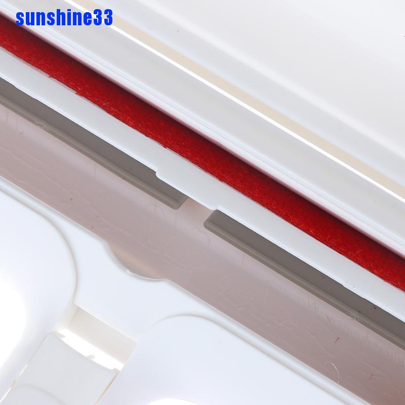 Con Lăn Loại Bỏ Lông Thú Cưng Trên Bề Mặt Vải