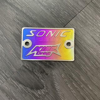 TEM TITAN NẮP DẦU SONIC