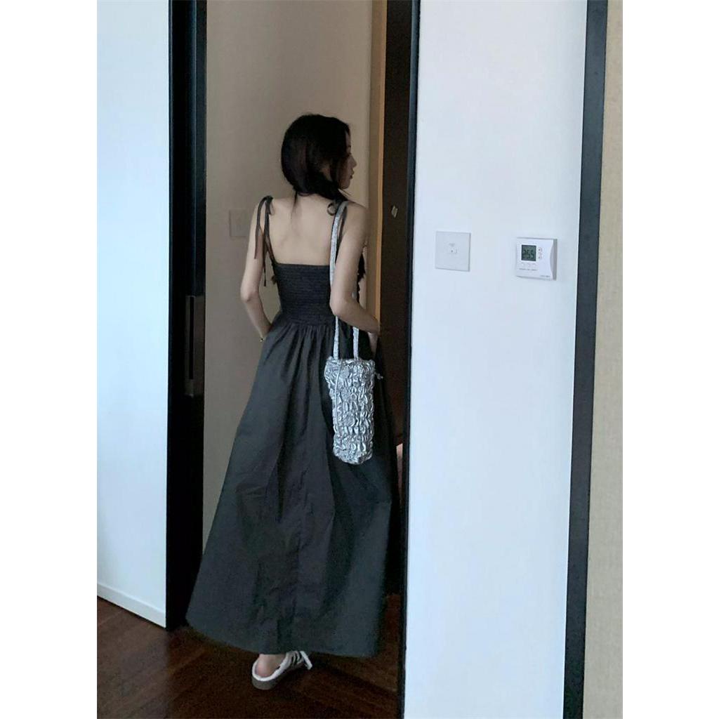 Đầm Hai Dây Xếp Ly Màu Xám Đậm Thời Trang Mùa Hè Pháp 63585