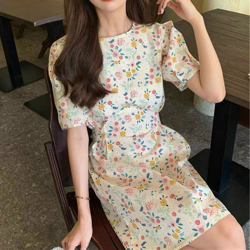 Đầm hoa thô dây eo.