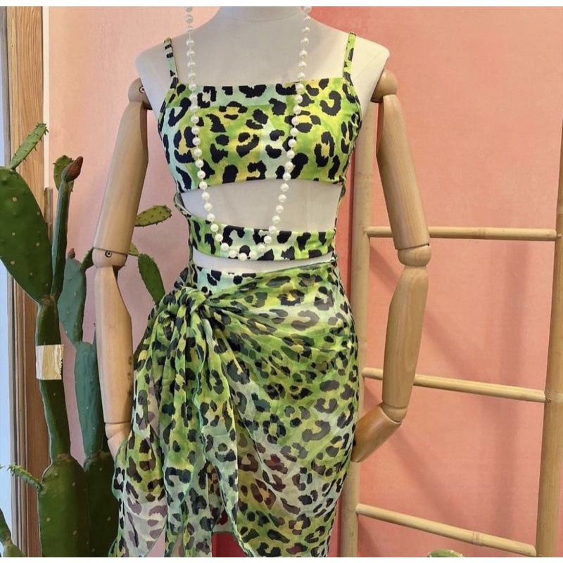 BIKINI set liền kèm khăn quấn hông hoạ tiết báo