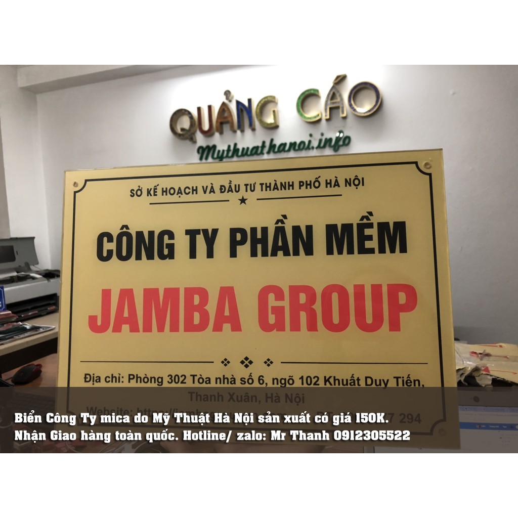 Biển Công ty bằng mica KT 25 x 35cm Vàng Bạc Sáng Bóng Mythuathanoi.info